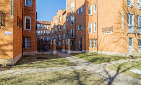 Apartments Near Illinois Greenleaf for Illinois Students in , IL