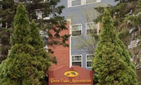 Apartments Near Wisconsin River Oaks Apartments, Hartland WI for Wisconsin Students in , WI
