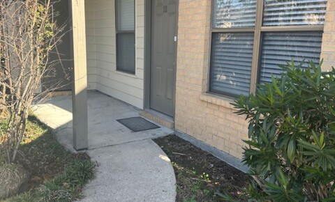 Apartments Near University of Phoenix-Louisiana NEWLY RENOVATED, GREAT LOCATION NOW LEASING! for University of Phoenix-Louisiana Students in Baton Rouge, LA