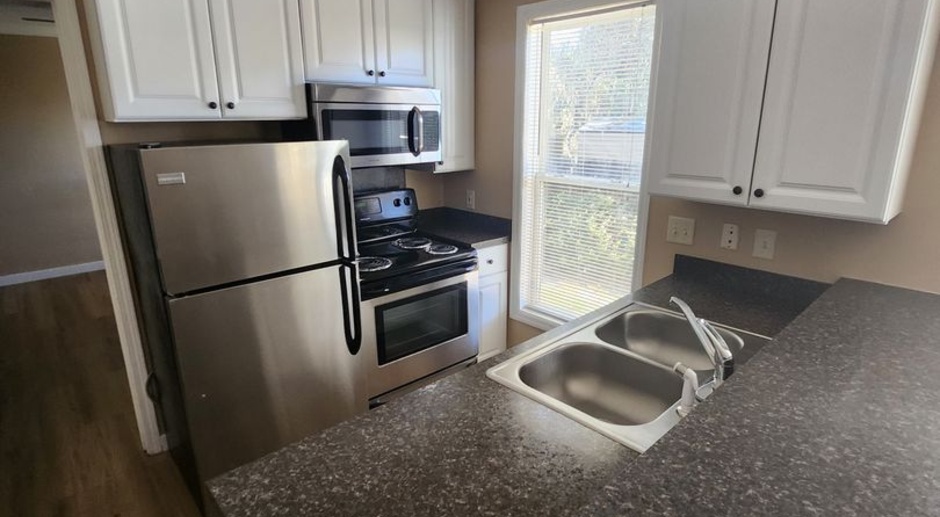 2 Bed and 2 bath in CAPSTONE QUARTERS !