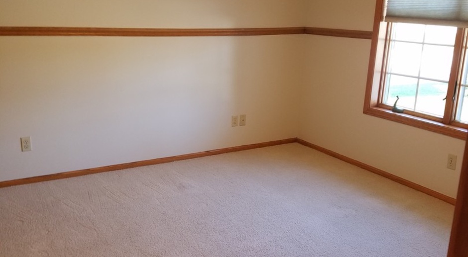 AVAILABLE FOR MID APRIL MOVE IN- RARE FIND ON ALVARDO IN CF! *PETS OK*