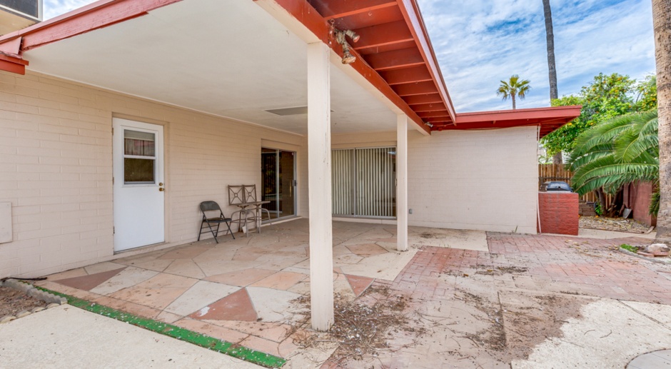 4 BEDROOM, 3 BATH HOME W/ 2 MASTER BEDROOMS, REMODELED KITCHEN, DIVING POOL - MINUTES FROM ASU!