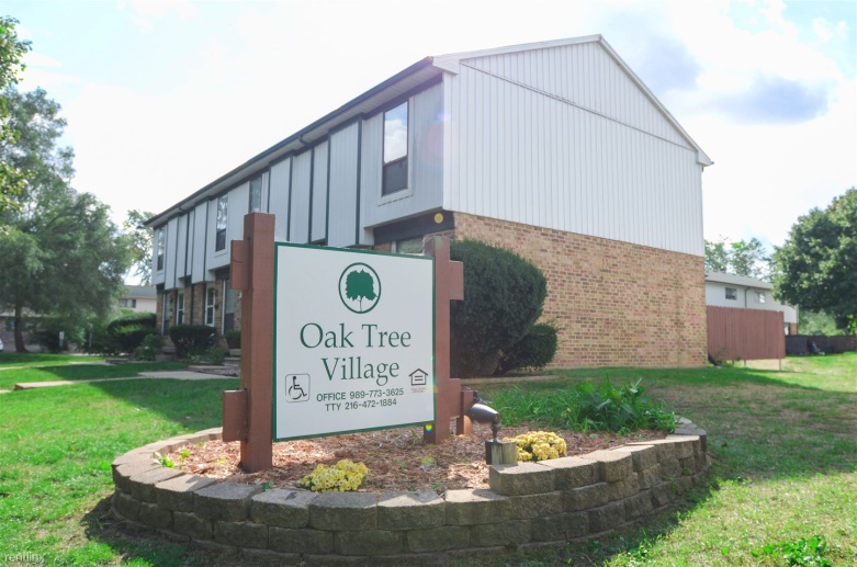 Oak Tree Village Apartments
