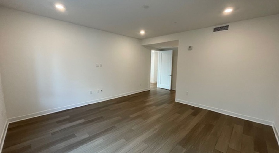 $2500 for 1st month's Rent!  Luxury, Sophisticated Living Experience at Central Park West's Lexington