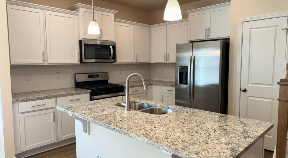 Brand new 3BR 2.5BA Townhome with Washer & Dryer