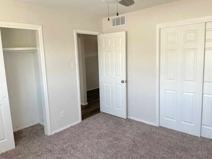 Updated 1 Bedroom Ready for Immediate Move In!