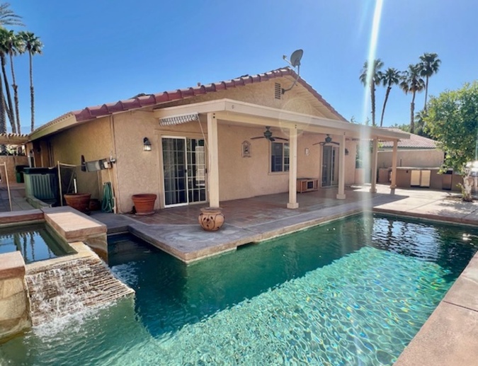 Beautiful 3 Bedroom Home w/Private Pool in Palm Desert