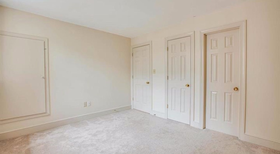 Spacious 2 Bed in Historic Downtown Fredericksburg