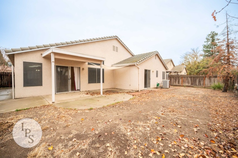 North East Fresno Home, 4BR/2BA, Clovis Unified School District - Lots of Amenities!
