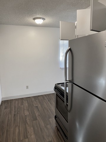 Half Off One Month for This Beautiful Updated 1 Bedroom Near UofU! Pet Friendly with Walk out Patio!