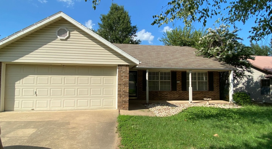 Three Bedroom Home -2.5 Miles from the University of Arkansas! Call today!