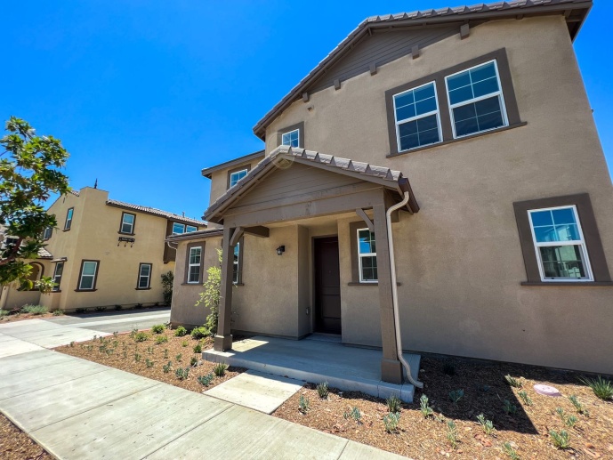 2023 Built 3 bedroom Home with Solar in Temecula for LEASE! 
