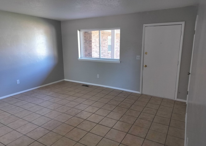 Apartments Near 2 bedroom, 1 bathroom apartment with granite countertops next to UCO campus