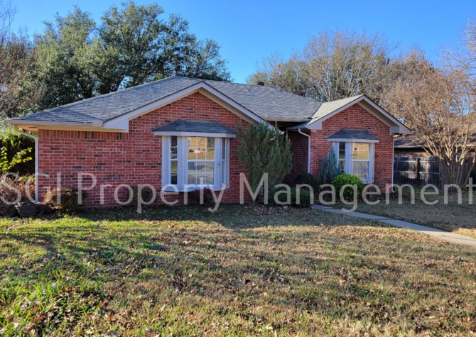 Houses Near Beautiful 3 bed home in Denton!! 