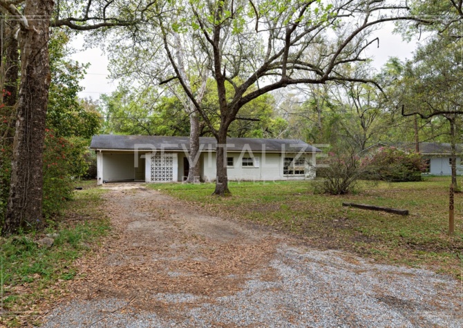 Houses Near Newly Renovated 4 Bed / 2 Bath Home in Mobile!