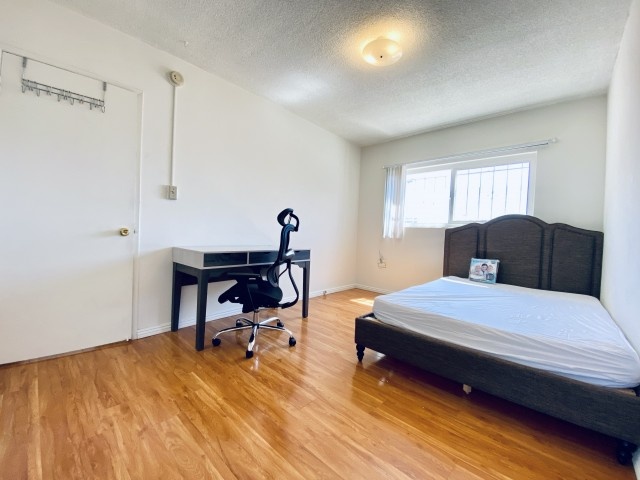west LA private room available 9/1 for 1 year lease