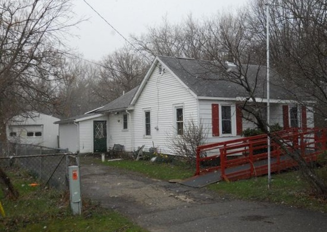 Houses Near 1133 W Buder
