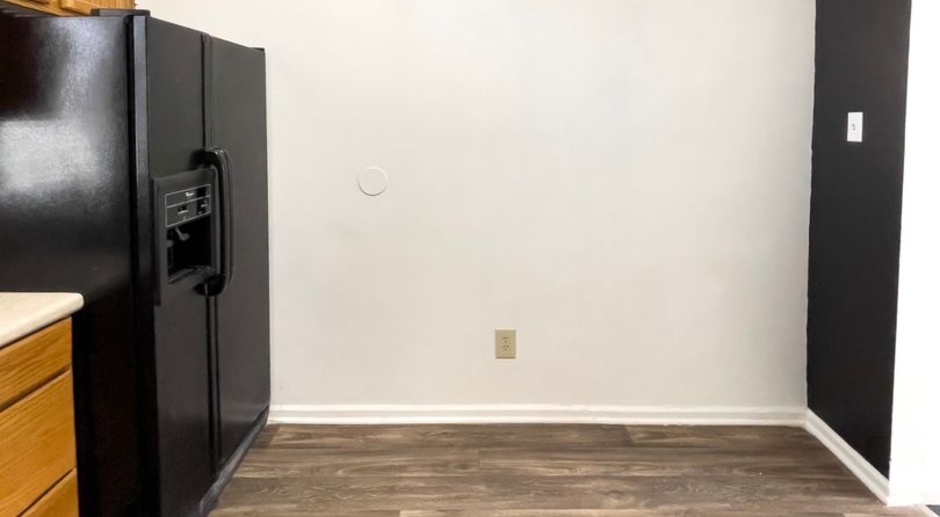 Dishwasher and In-Unit Washer/Dryer Included