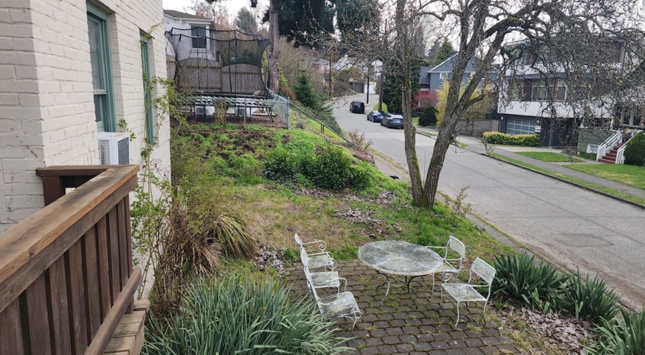 Spacious 3BR/3BA in Sought- After Queen Anne Location