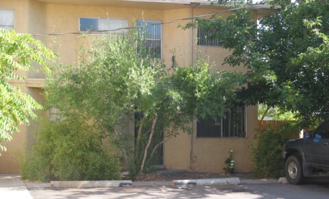 Houses Near New Mexico Bright 2 Story Town Home Style Apartment with Washer / Dryer for University of New Mexico Students in Albuquerque, NM