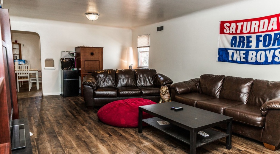STUDENTS WELCOME! 3 Bed 1 Bath First Floor Unit of Duplex Across the Street From City Park!