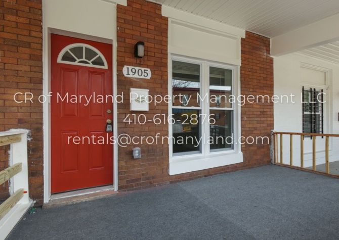 Houses Near Fully Renovated 3bd 2br!
