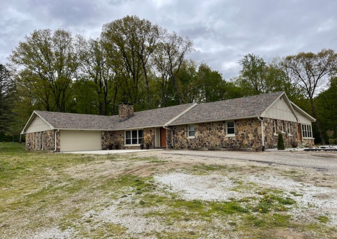 Houses Near Recently Updated 4 Bedroom House On 10 Acres!