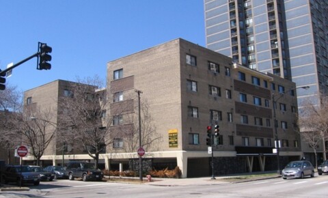 Apartments Near RMC 5300 N. Sheridan Road for Robert Morris College Students in Chicago, IL