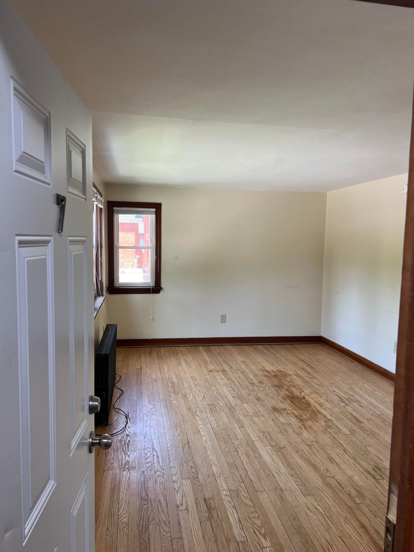 Spacious 1 Bedroom Near Penn State Campus