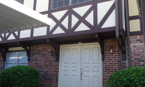 Houses Near Southeastern School of Cosmetology Townhome For Rent In Hoover! View with 48 Hours Notice! DEPOSIT PENDING!!! for Southeastern School of Cosmetology Students in Birmingham, AL