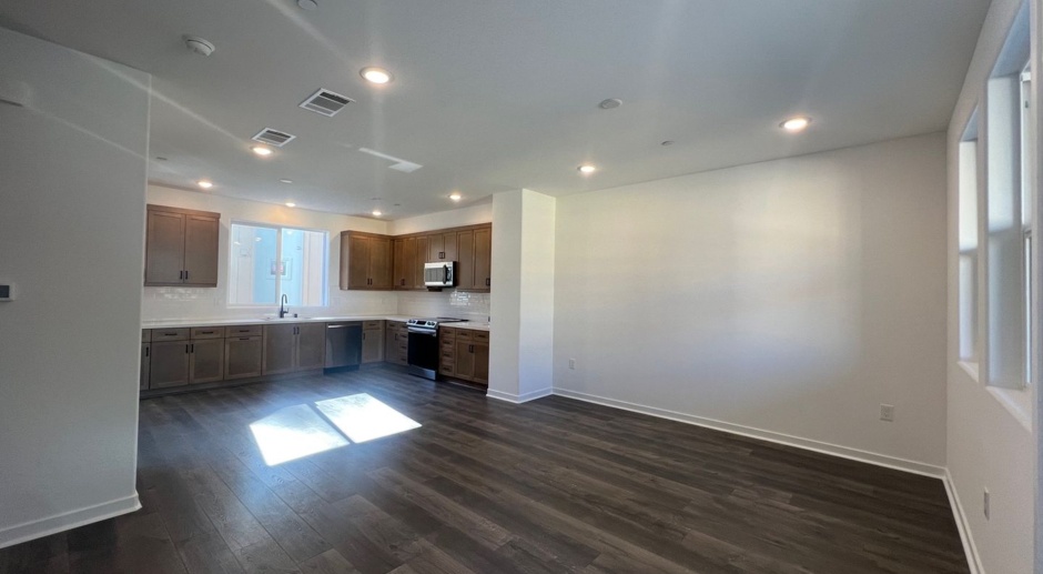 Luxurious, brand new 3BD / 3.5BA townhome in SLO