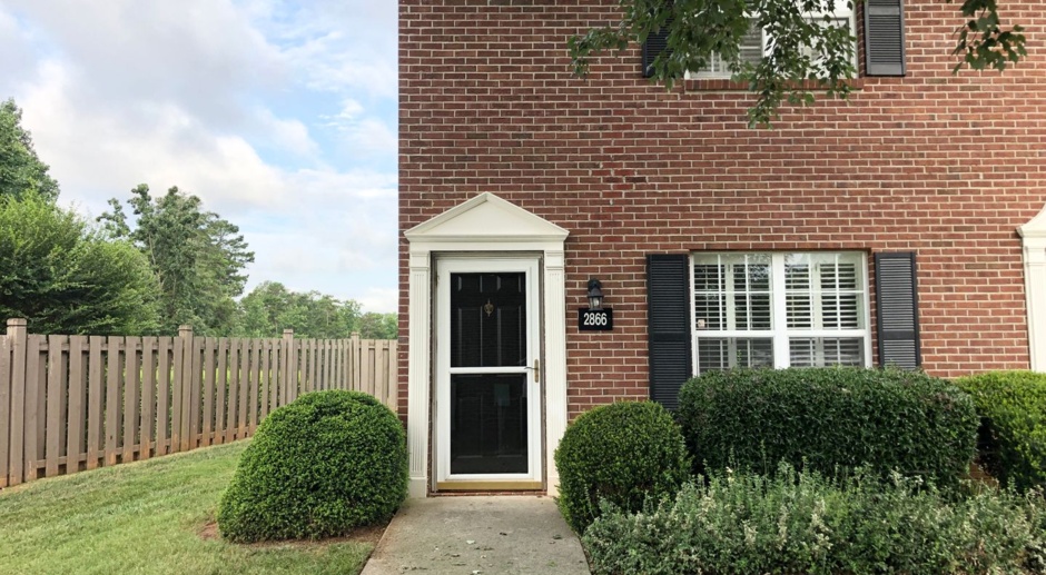NEWLY RENOVATED 2 BR | 1.5 BA TOWN HOUSE IN GAINESVILLE FOR LEASE