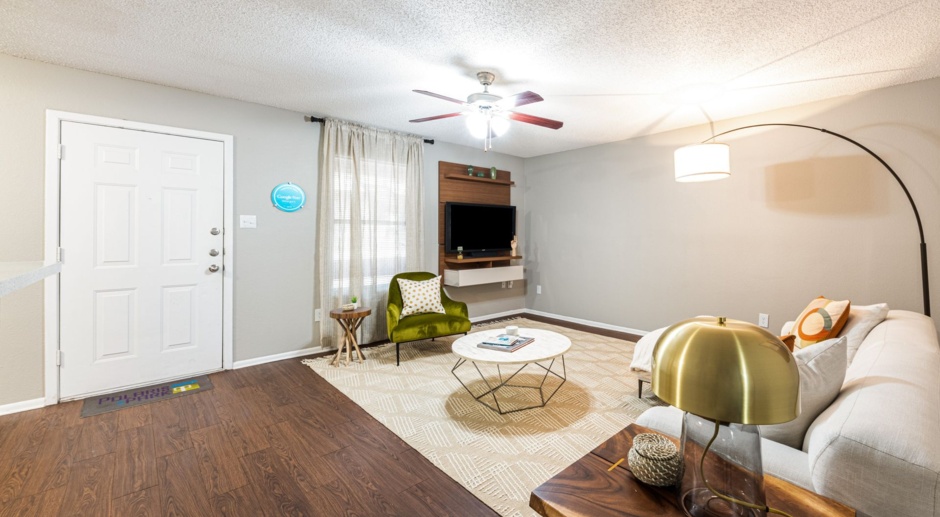 Polaris on the Park - Renovated Apartments. Best prices in South Austin.