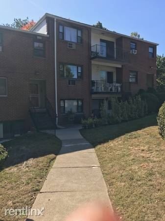 Renovated 2 Bedroom Apartment on 1st Floor of Elevator Building - Laundry - Parking / Hartsdale