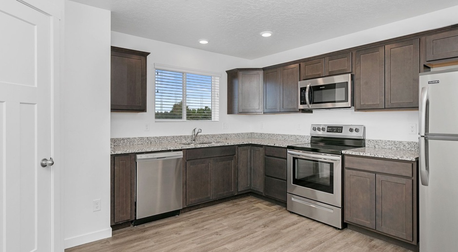 Beautiful 3-Story Payton in Nampa! Now Leasing!