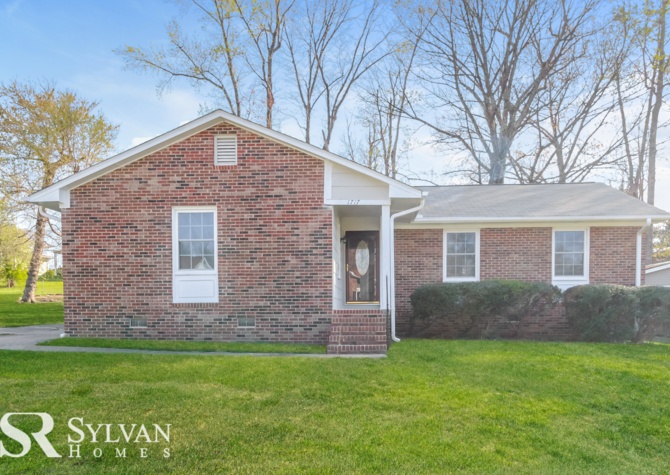 Houses Near Feel welcome in this well-maintained 3BR 2BA home