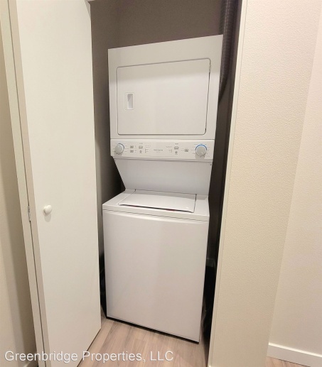 FULL MONTH FREE RENT or $1000 MOVE-IN BONUS!!! Newly Built 1BD on SE Belmont | Washer/Dryer Included