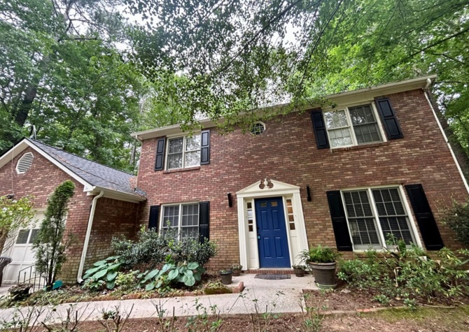 Houses Near **PRICE IMPROVEMENT**360 Oak St: 3BD, 2.5BA home conveniently located near the heart of Fayetteville. Close to shopping and fine dining. Double fenced back yard. Fayette County Schools.
