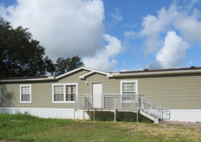 Houses Near Country Living in Port Orange-  4 bed, 2 bath on acreage, $2,000/mo.