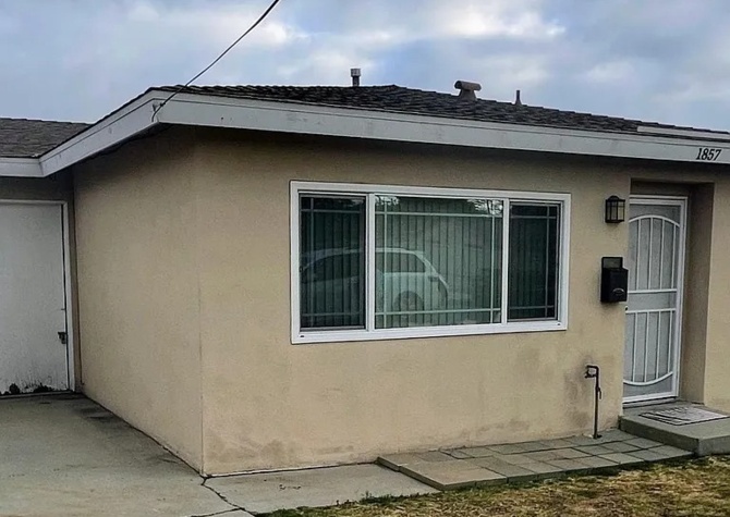 Houses Near Spacious two bedroom, located close to PCH