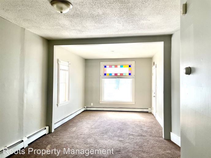 Charming 2BR with Ample Closet Space Available Now!