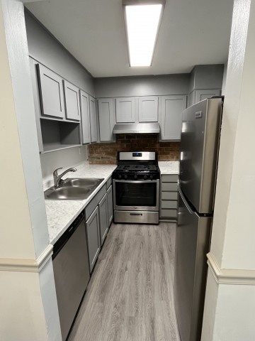 Chateau Apartment 709 - 1 Bedroom - Available Now through May 15th - Spring Semester