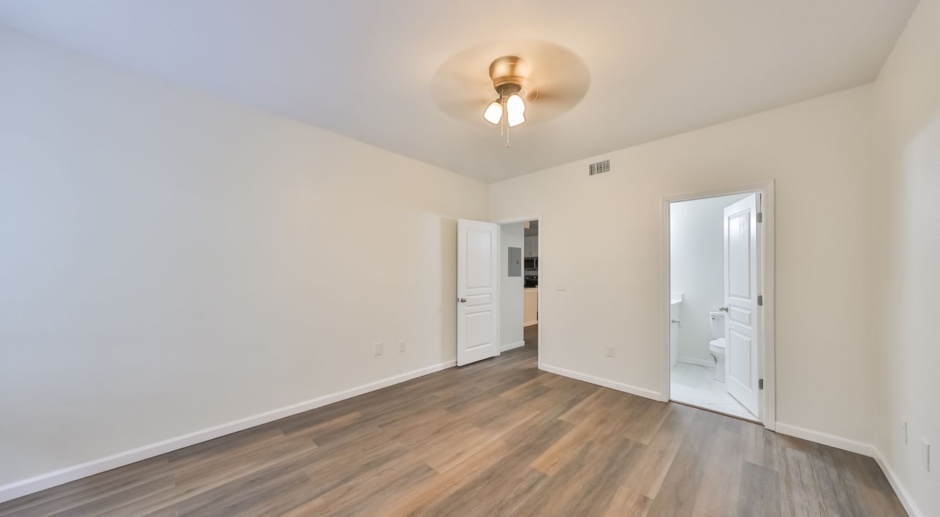 Gorgeous & Fully Renovated Condo!