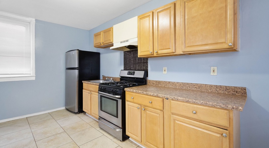*WOW! $200 OFF 1ST MONTH RENT IF SIGNED BY 5/13/24!!* SPECTACULAR 2 BEDROOM IN HOMESTEAD AVAILABLE NOW - FRESH OUT OF RENOVATION! FEATURING CENTRAL A/C!!