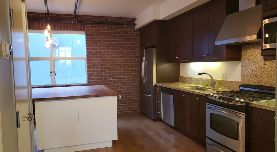 OPEN HOUSE:  Tuesday, May 7, 4PM to 6PM! Amazing LIVE | WORK LOFT