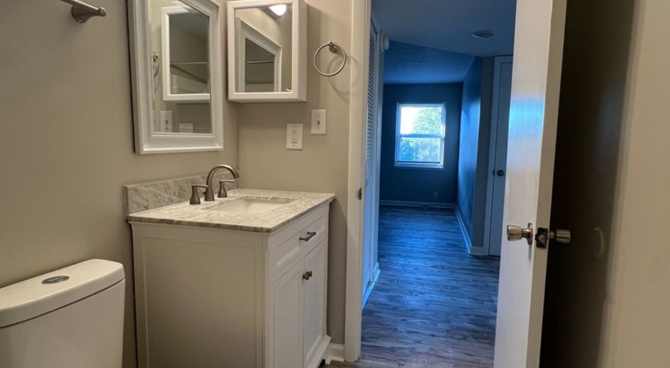 Newly Renovated 2/1 Apartment w/ ALL APPLIANCES INCLUDED! 