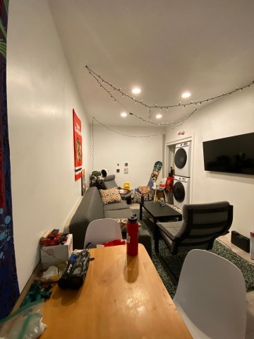 $500 OFF for This Single Room in a 3 Bedroom Apartment! So Close to the U, You Can Walk There!