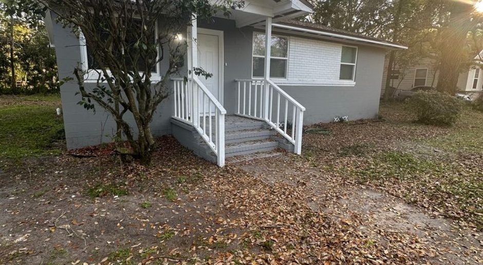  Renovated 3/2 Single Family home- Available for Immediate move in!