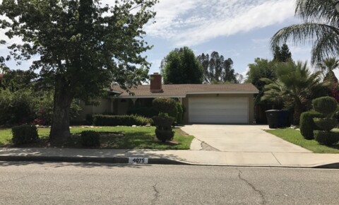 Houses Near UC Riverside 4BD/2BA Riverside Pool Home (Mt. Vernon Ave.) *6 MONTH LEASE  for UC Riverside Students in Riverside, CA