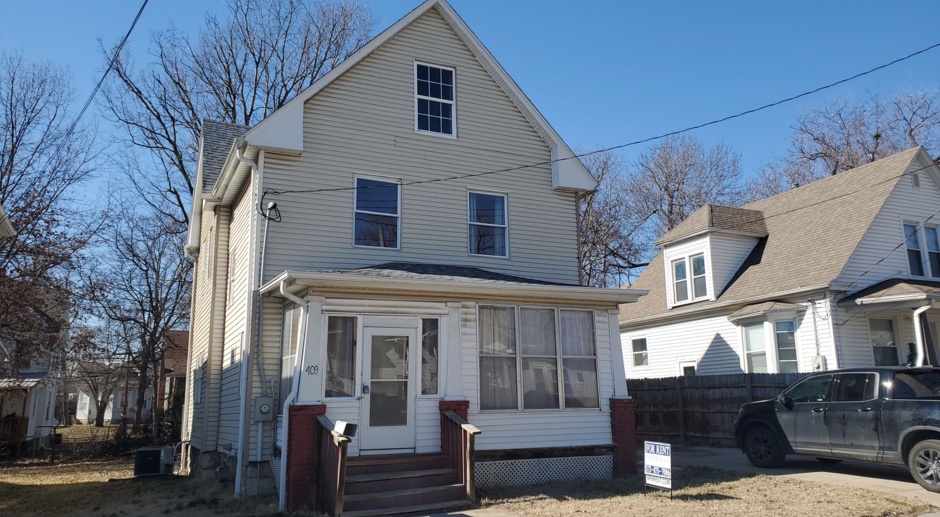 3 bd, 1 ba house just north of downtown, w/d included, off street parking